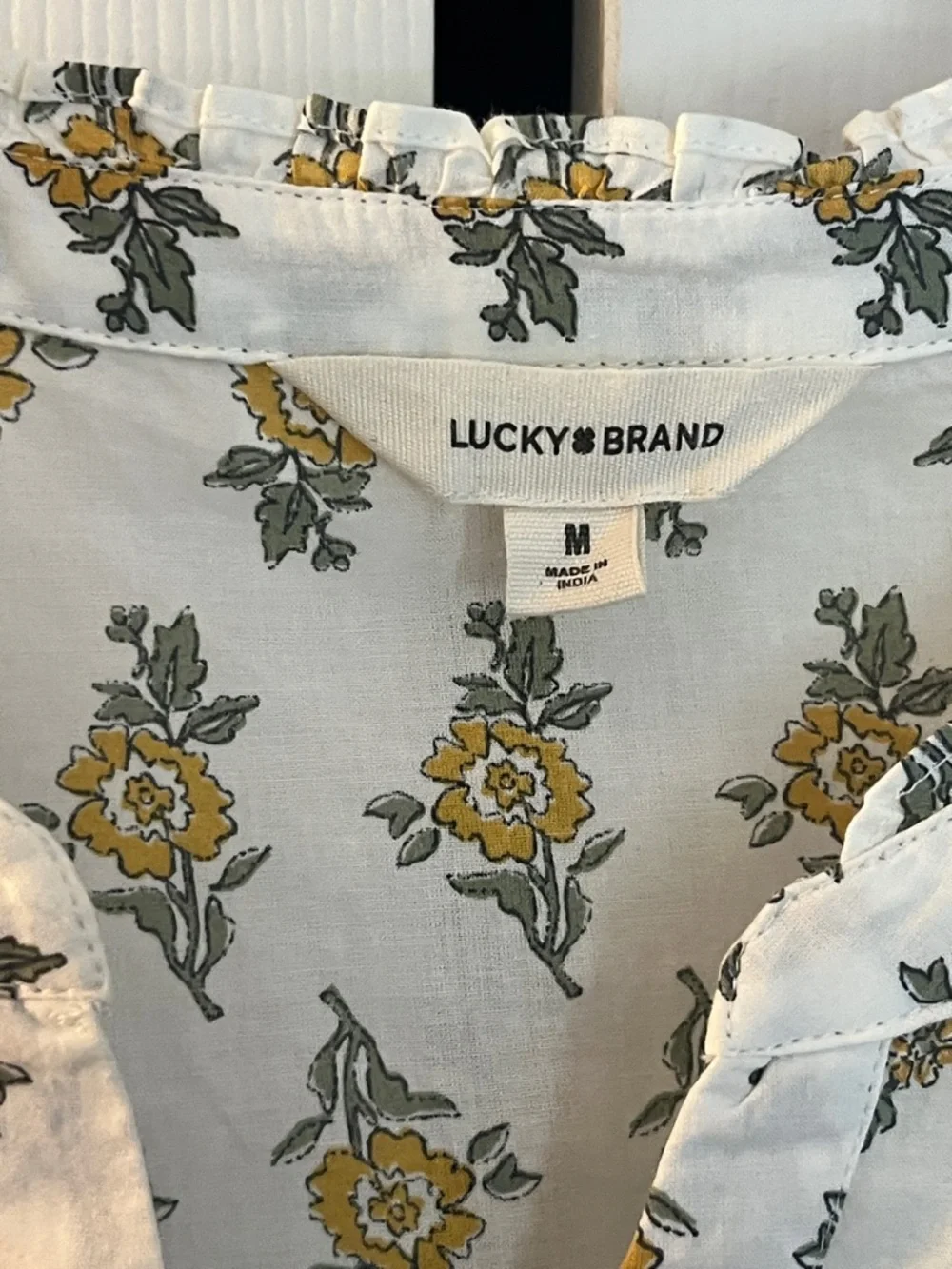 Lucky Floral Top Button Down Size Medium - Picture 2 of 7